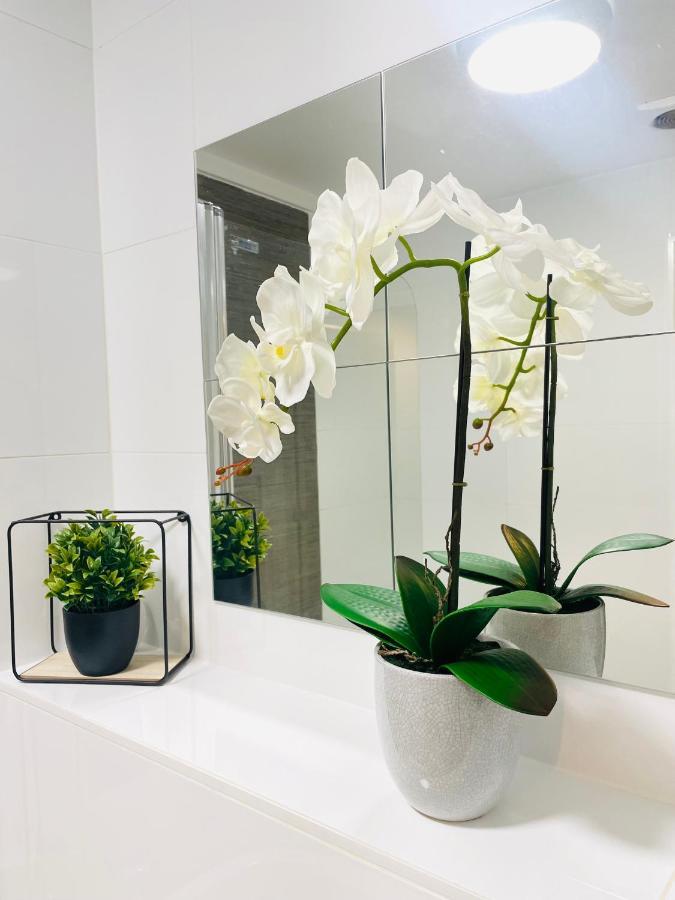 #0509 Two Bedroom Serviced Apartment- Free Parking 德比 外观 照片